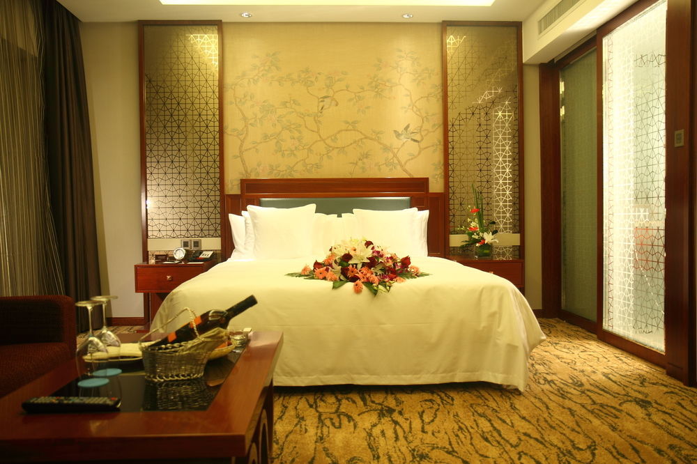 Gloria Grand Hotel Wuxi Wuxi  Buitenkant foto