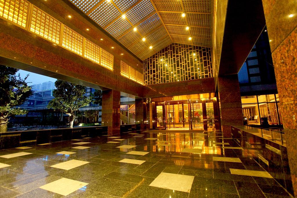 Gloria Grand Hotel Wuxi Wuxi  Buitenkant foto